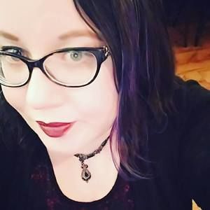 Meet your Posher, Leah